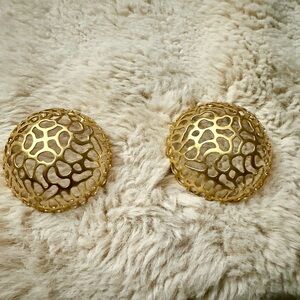 Chic KHOI Gold Openwork Earrings